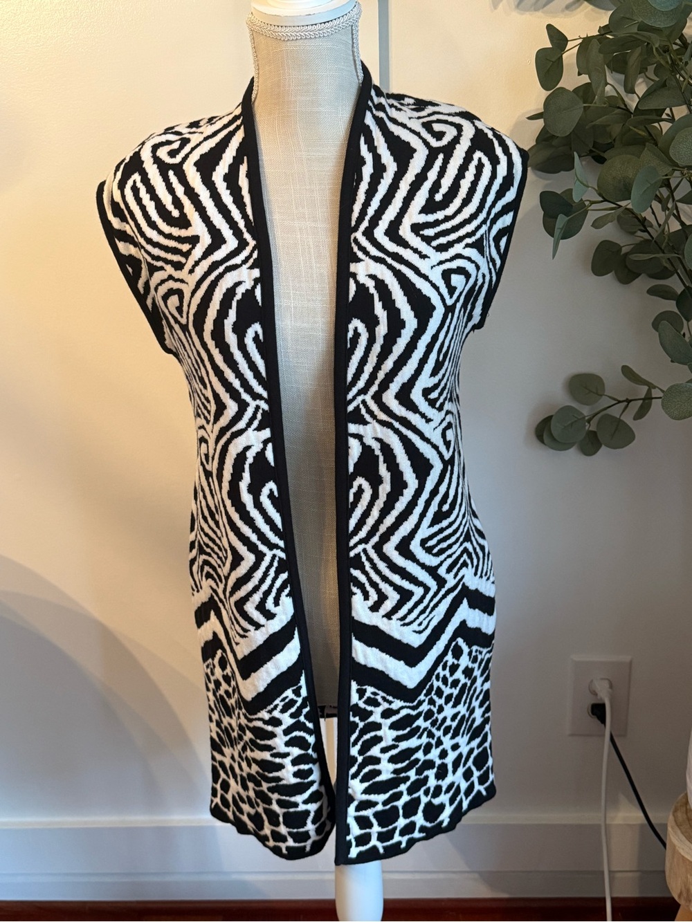 Chico's Black and White Patterned Open Front Vest